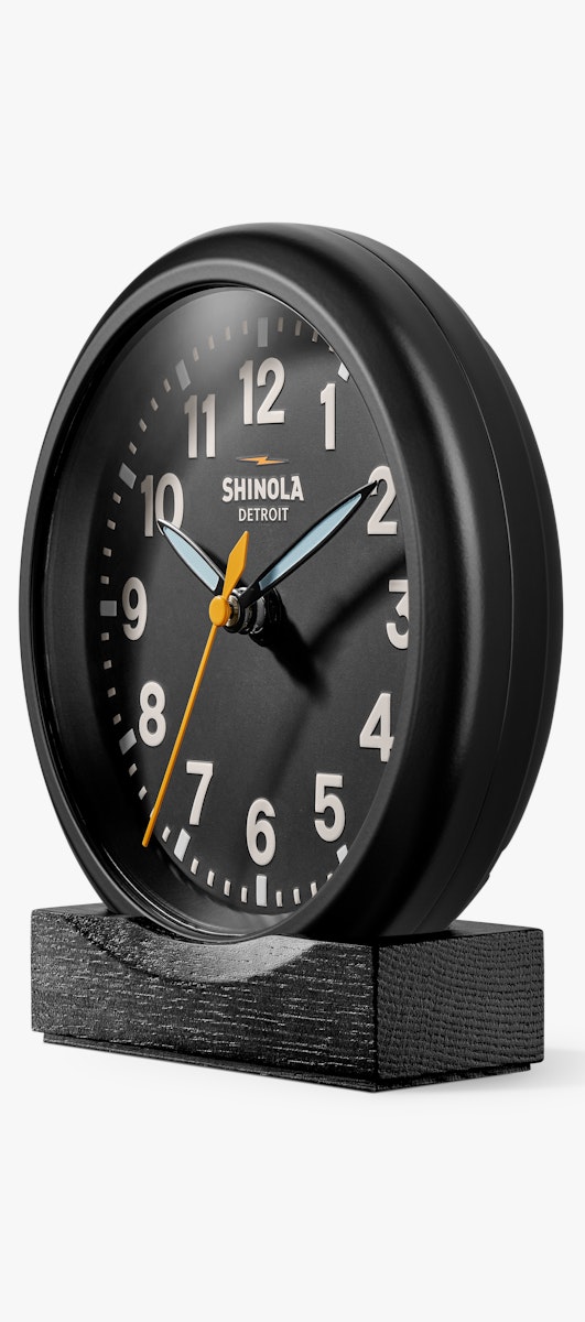 https://shinola-m2.imgix.net/images/Products/20126131-sdt-005145670/S2620126131_P2_Stand_Black_Black_ALT_01.png?h=1200&w=1200&bg=f7f7f7&q=80&auto=format,compress&fit=fillmax