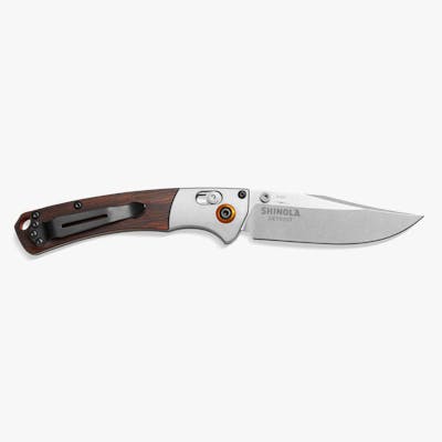 https://shinola-m2.imgix.net/images/Products/20222728-sdt-010652851/S0620222728_BenchmadeMiniCrookedRiverWoodHandledPocketKnife_V1_MAIN_01.png?h=400&w=400&bg=f7f7f7&auto=format,compress&fit=fillmax