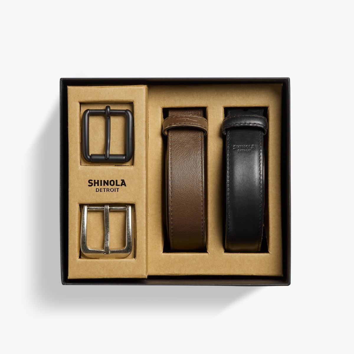 https://shinola-m2.imgix.net/images/Products/20229578-sdt-007062961/S0420229578_997_BeltGiftSet_HeritageNaturalLeather_BlackBrown_BR_V1_MAIN_01.png?h=1200&w=1200&bg=f7f7f7&q=80&auto=format,compress&fit=fillmax