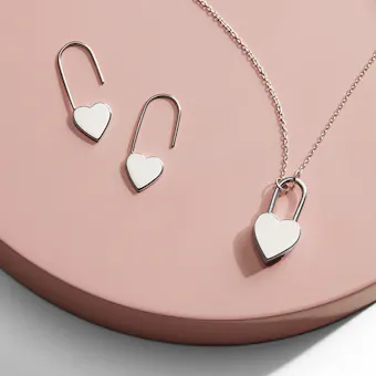 Heart-shaped 'lock' necklace